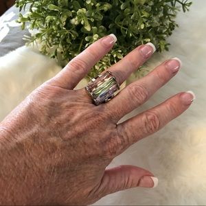 Gorgeous & Comfortable Cocktail Ring! Sz-6